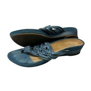 Clark's Artisan Blue Strappy Leather Thong Wedge Sandals, size 5.5